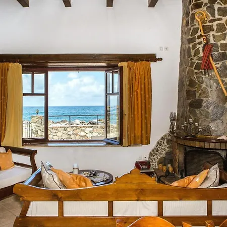 Pericles Villa *
