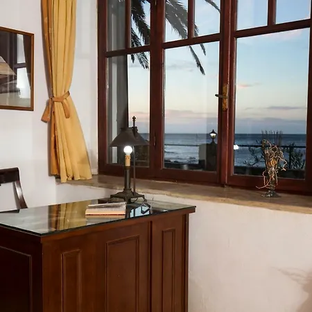 Pericles Villa